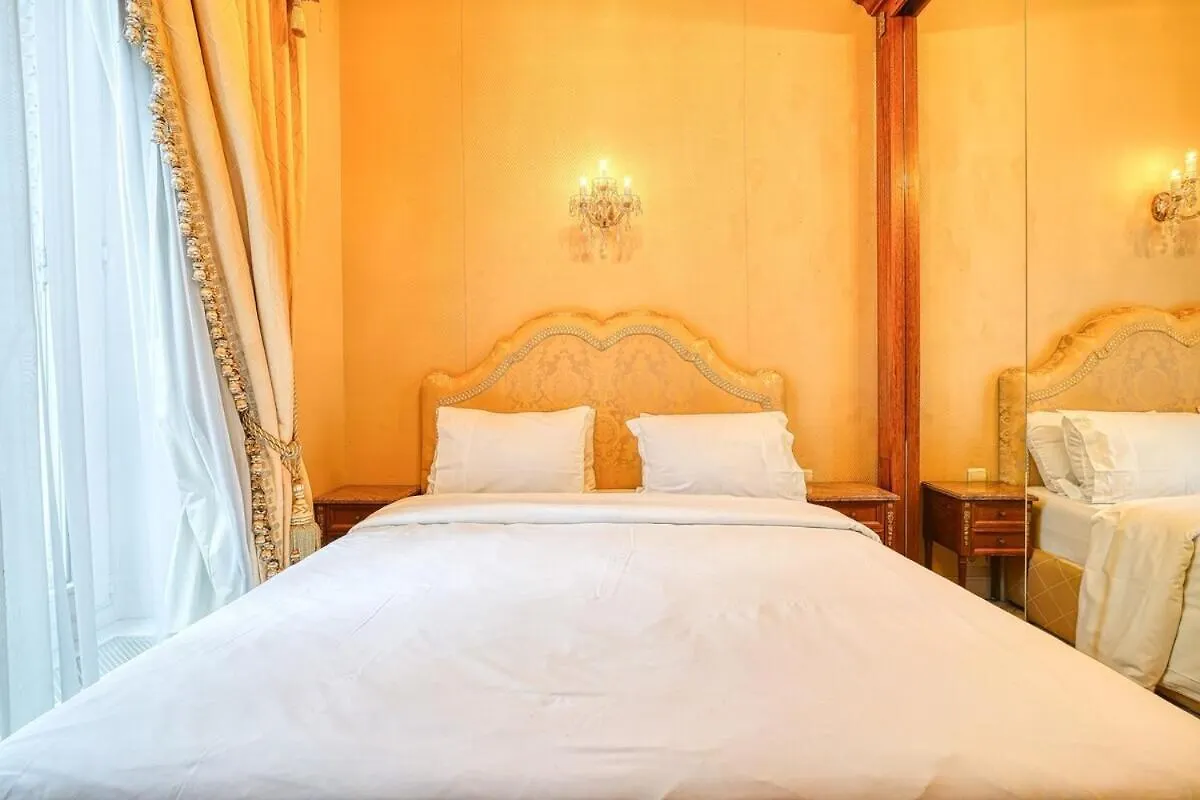 Napoleon Champs Elysees Apartamento